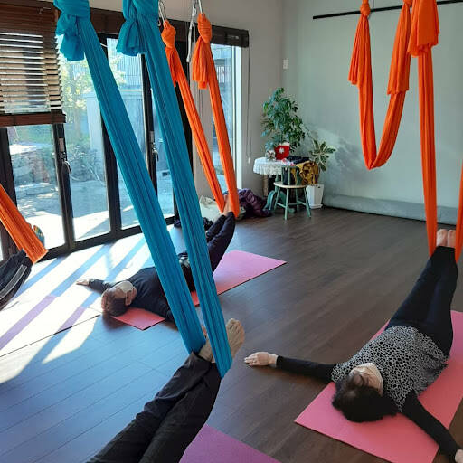 ダンススクール Aerial Yoga