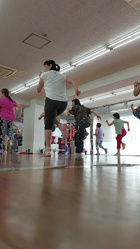 ダンススクール B.エキサイティング 茅ヶ崎 ダンス キッズ ヨガ
