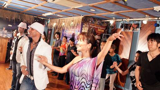 ダンススクール Erumesudansukanpanifushimikosutajio La Habana