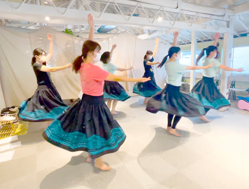 ダンススクール Hālau Ke ʻAlohi Mai Ka Mahina