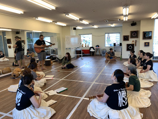 ダンススクール Hālau O Leiwehihiwahiwa 〜レイヴェヒヒバヒバ〜