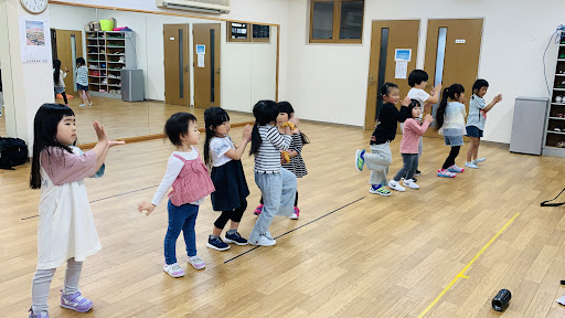 ダンススクール Iip英語でダンス教室