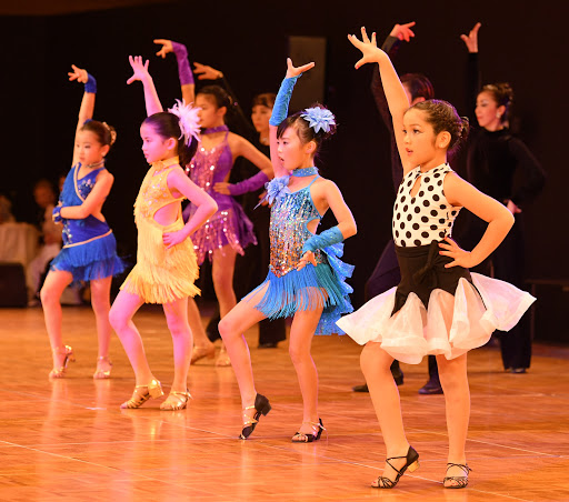 ダンススクール K Dansukanpanikarasumasutajio