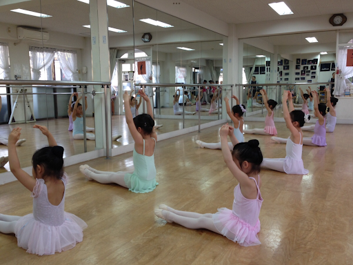 ダンススクール Karakisachiko School Of Ballet