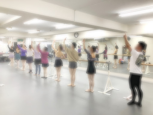 ダンススクール Karin Ballet Class Hitotsubashigakuen Ekimae Dance Studio