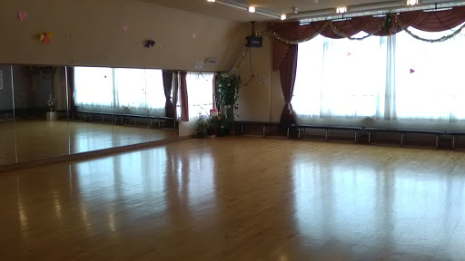 ダンススクール M8 Dance Hall