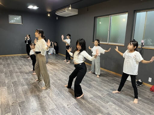 ダンススクール Ridiadansuakademimoriguchiko