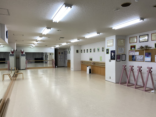 ダンススクール U Ra Ra Classic Dance Academy