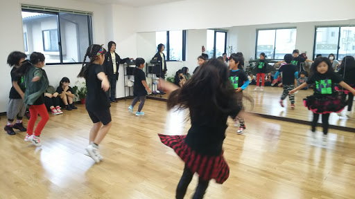ダンススクール スタジオWダンスサイト☆リー(ダンス・ヨガ教室)