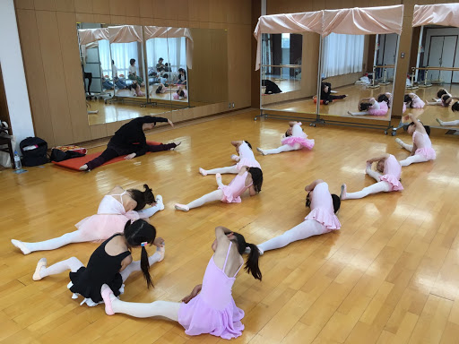 ダンススクール 伊丹バレエ&ピラティス ちゃこっとくらぶ