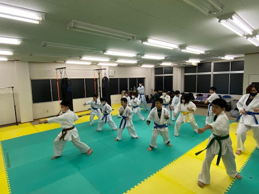 ダンススクール 実戦空手道 新鋭會館 一関中央道場