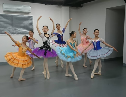 ダンススクール 糸尾和栄バレエスタジオ稲沢支部